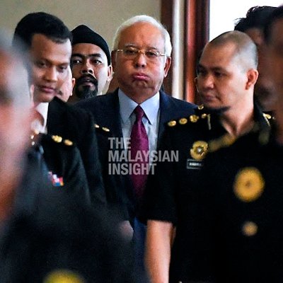 Image result for Foto Najib dalam kandang mahkamah