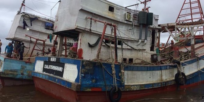 Nelayan Kedapatan Tangkap Ikan Pakai Kapal Pukat Trawl